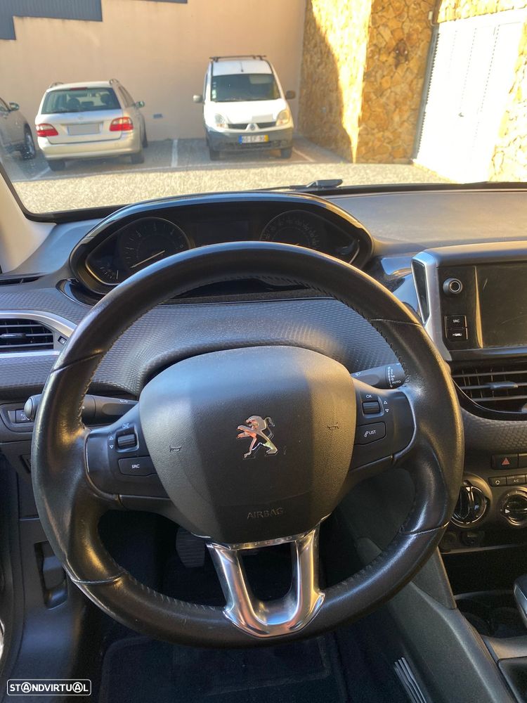 Peugeot 208 1.6 BlueHDi Style - 14