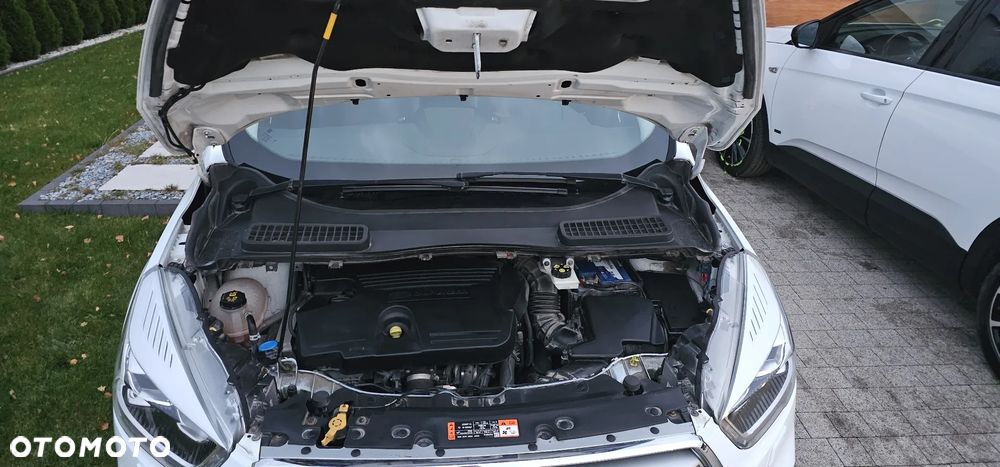 Ford Kuga 2.0 TDCi 4WD Titanium - 38