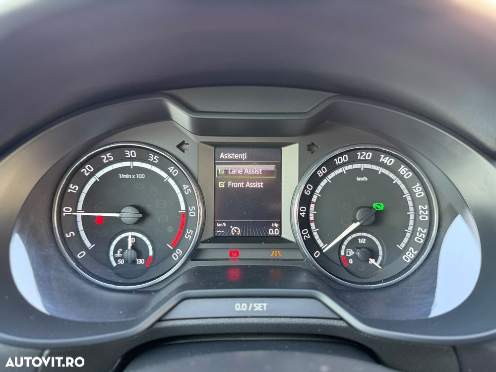 Skoda Octavia 2.0 TDI DSG 4X4 RS - 24