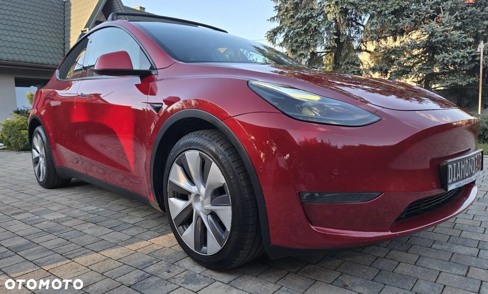 Tesla Model Y Long Range Dual Motor AWD - 8