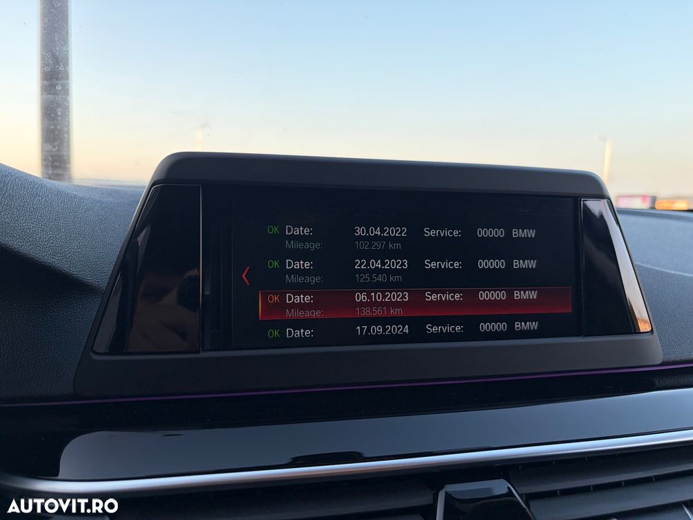 BMW Seria 5 520i AT - 26