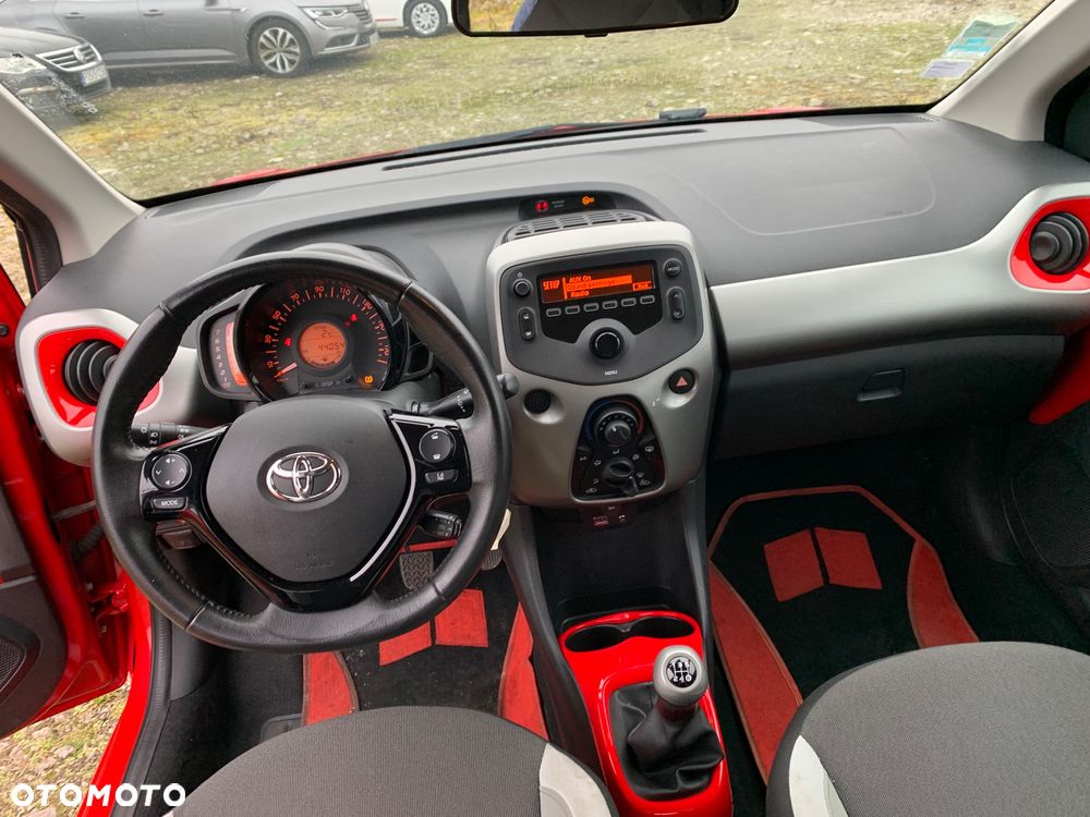 Toyota Aygo x-clusiv - 15