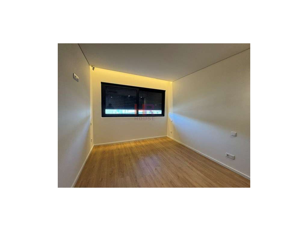 Arrenda-se T1 com lugar de garagem. - Grande imagem: 4/15