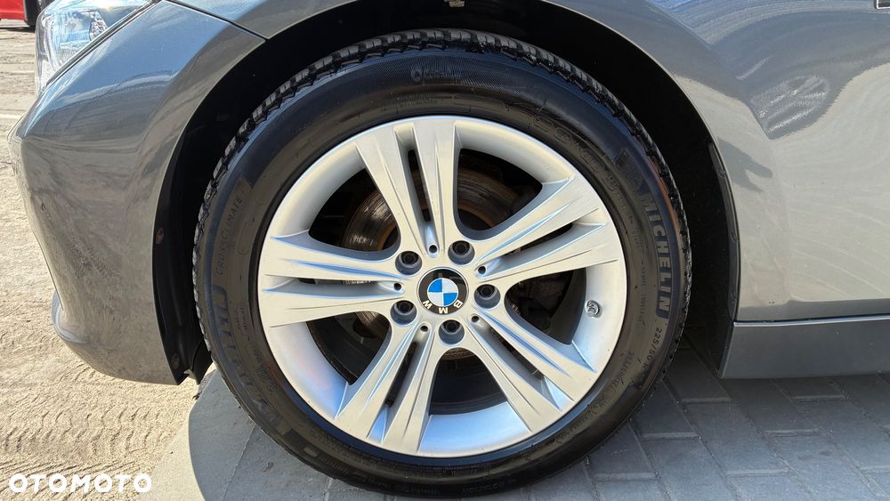 BMW Seria 3 318d Sport Line - 18