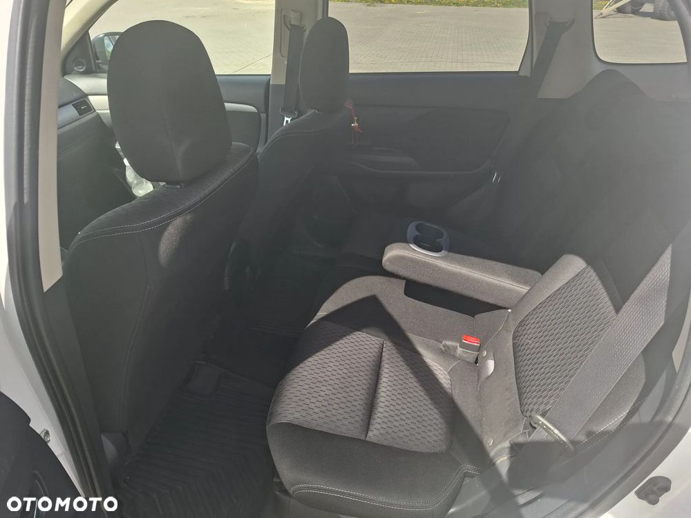 Mitsubishi Outlander 2.2 DID Intense - 13