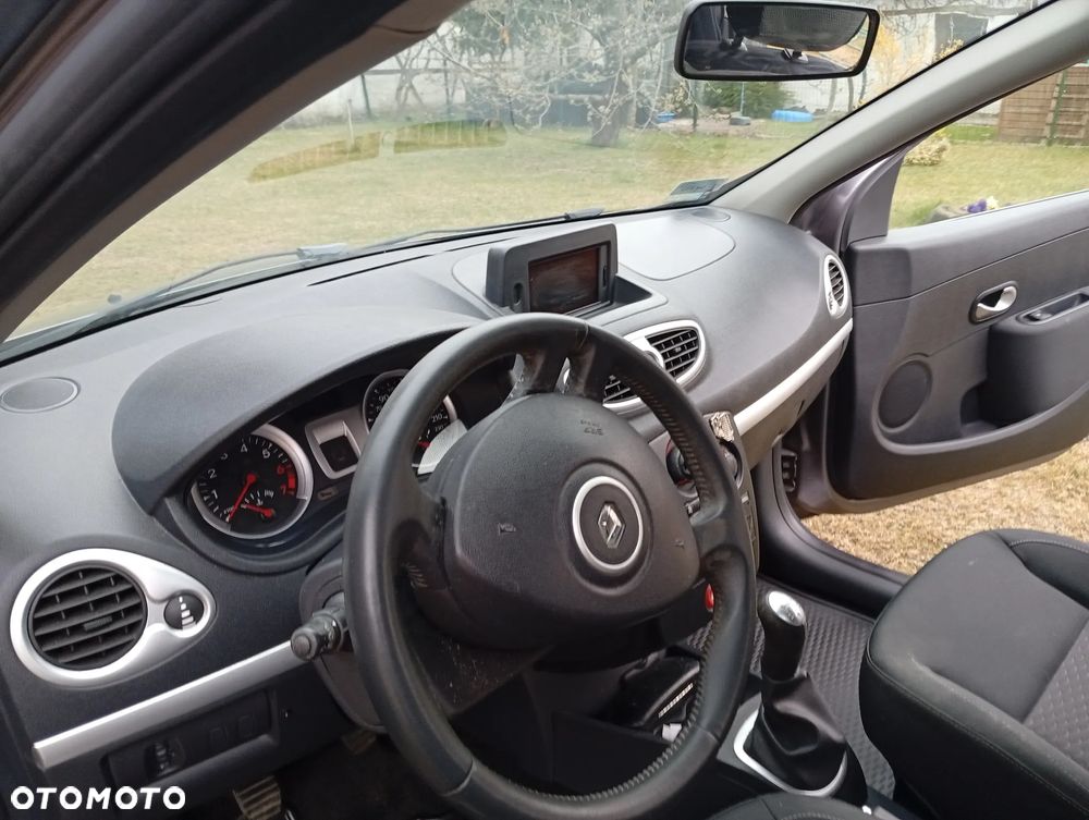 Renault Clio 1.2 16V Tech Run - 10