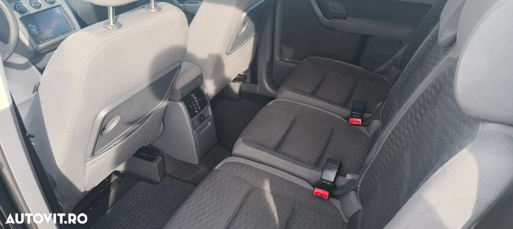 Volkswagen Touran 1.9 TDI DPF DSG Trendline - 12