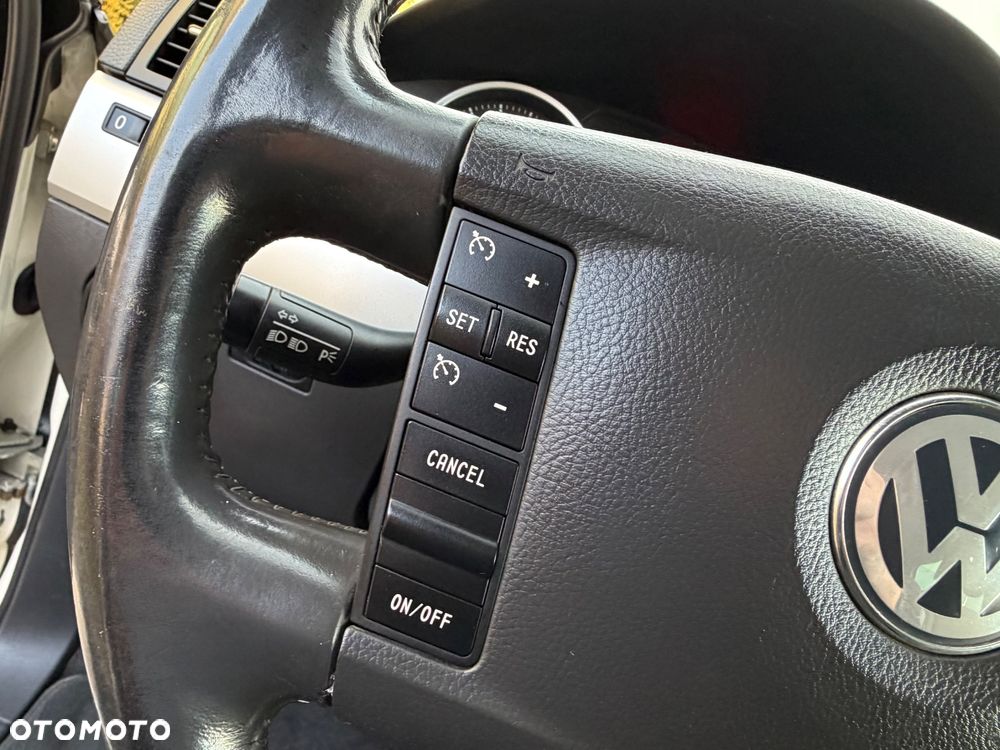 Volkswagen Touareg 2.5 R5 TDI DPF Perfect - 24