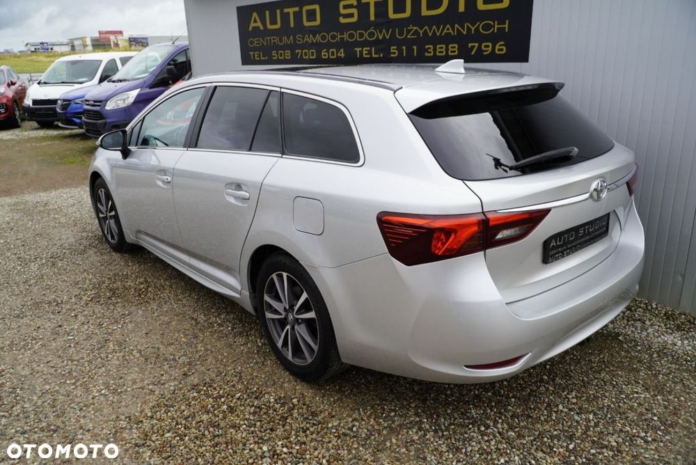 Toyota Avensis 2.0 D-4D Premium - 36