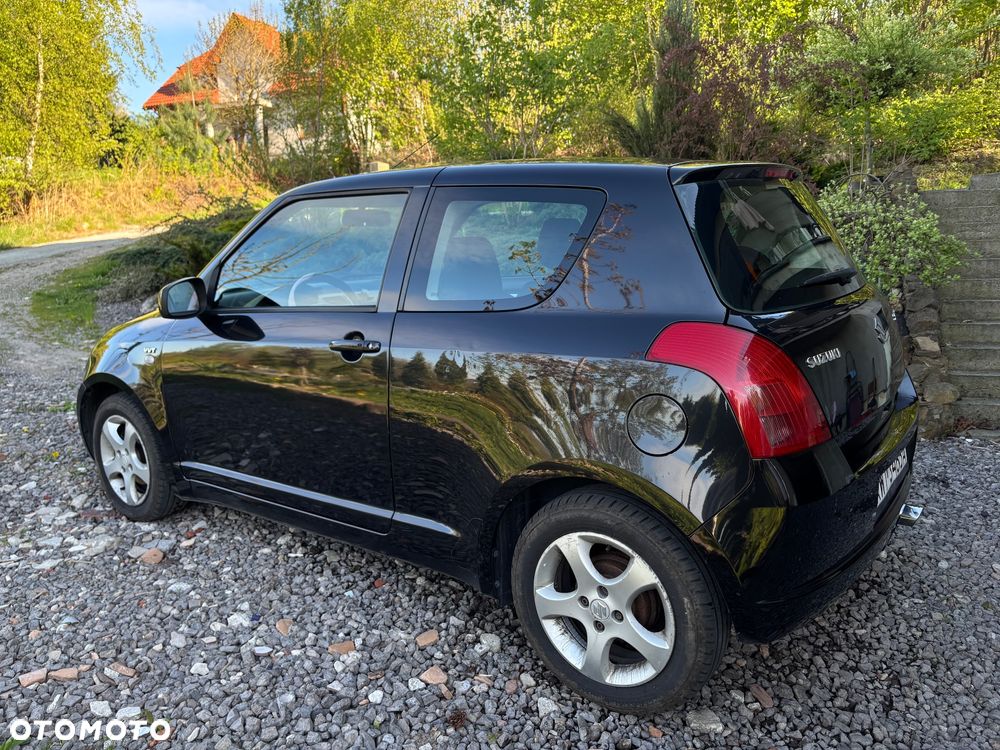 Suzuki Swift 1.5 GS - 2