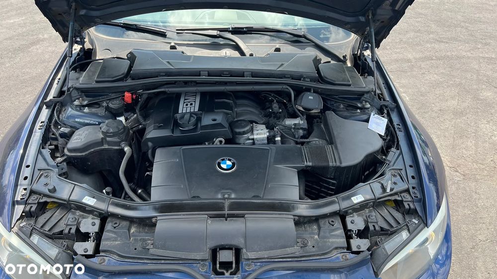 BMW Seria 3 320i - 11