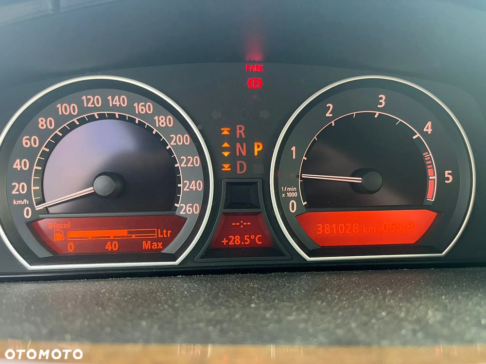 BMW Seria 7 740d - 8