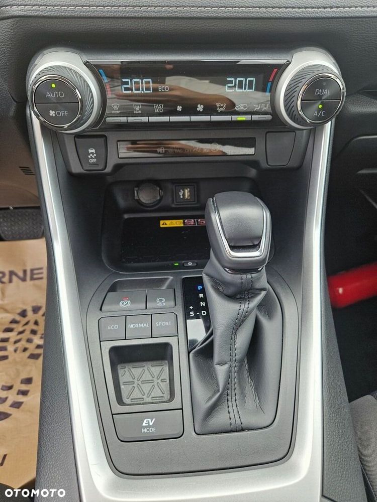 Toyota RAV4 - 23