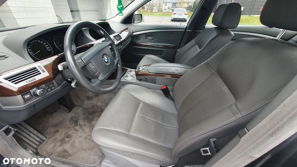 BMW Seria 7 740i - 14