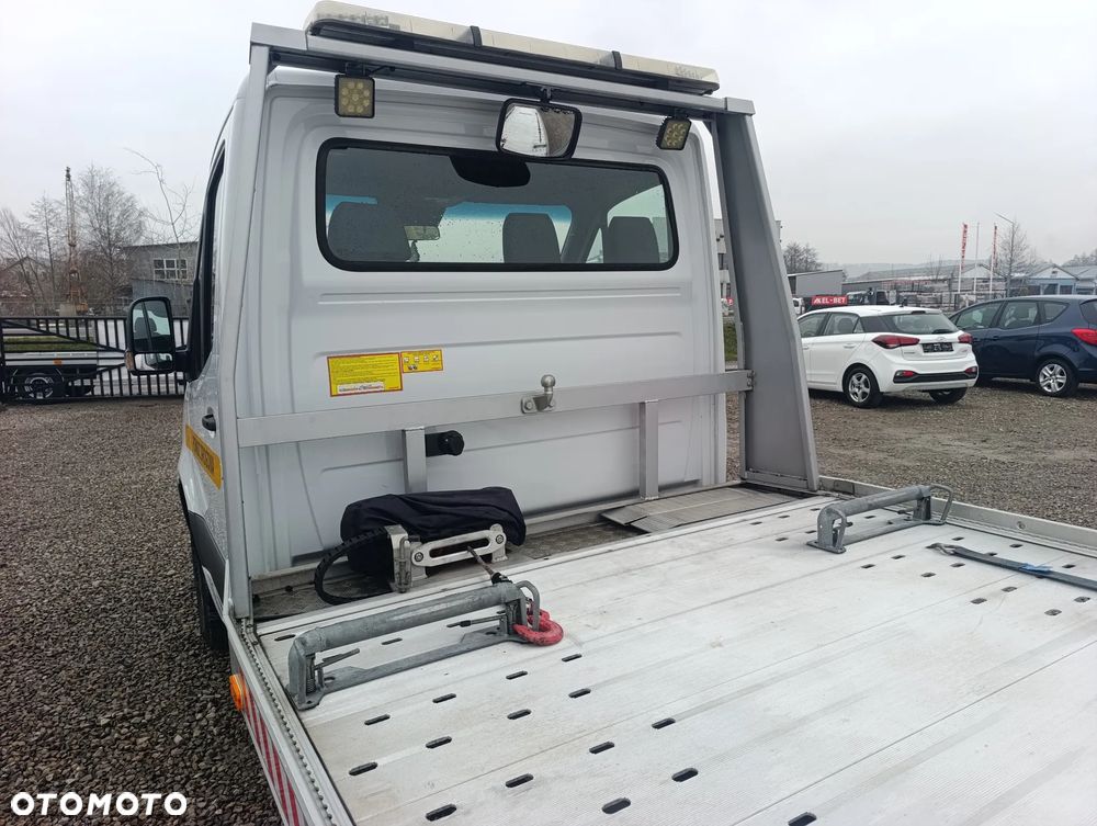 Mercedes-Benz Sprinter - 12