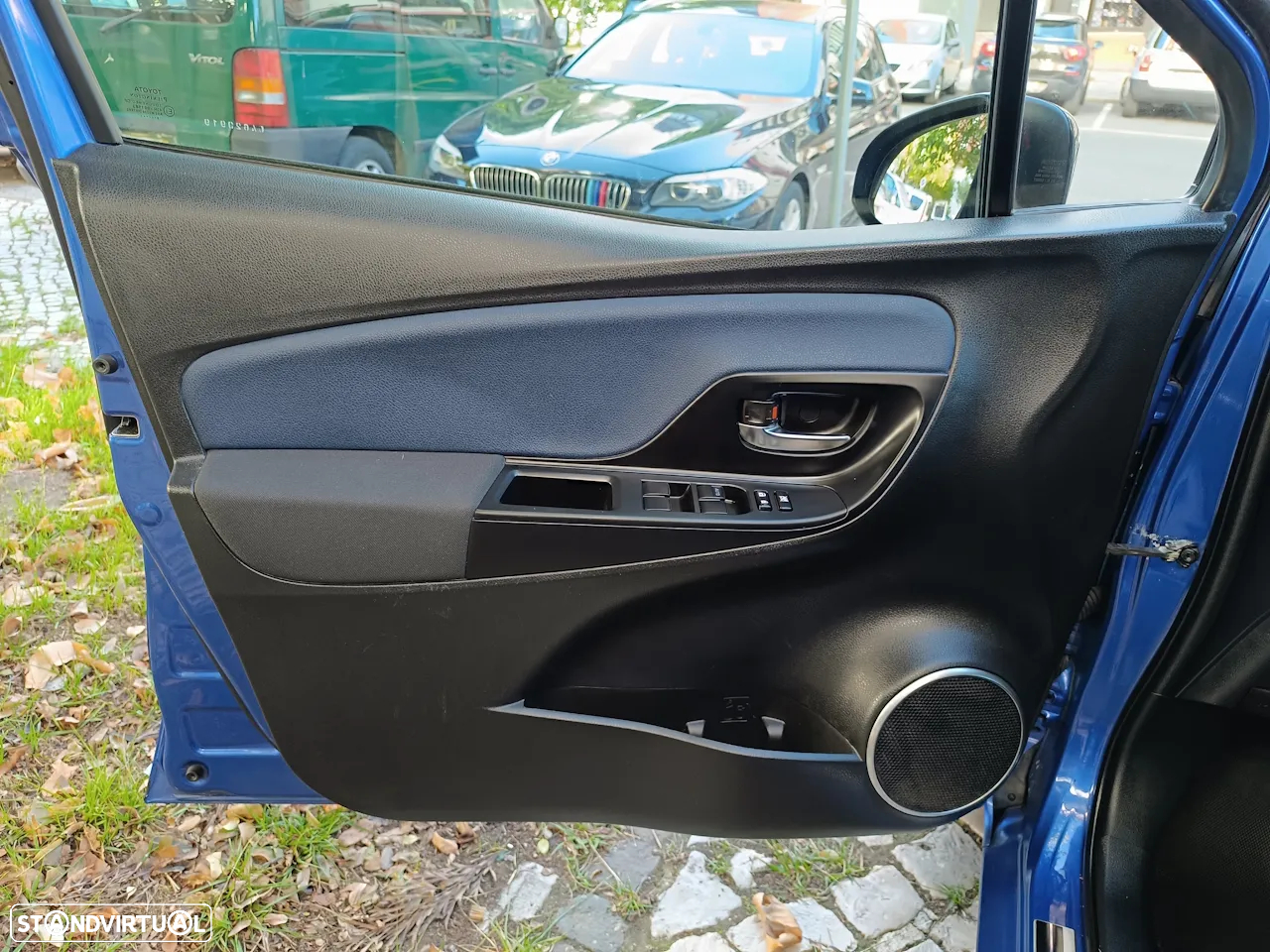 Toyota Yaris 1.5 HSD Square Collec.Blue - 11
