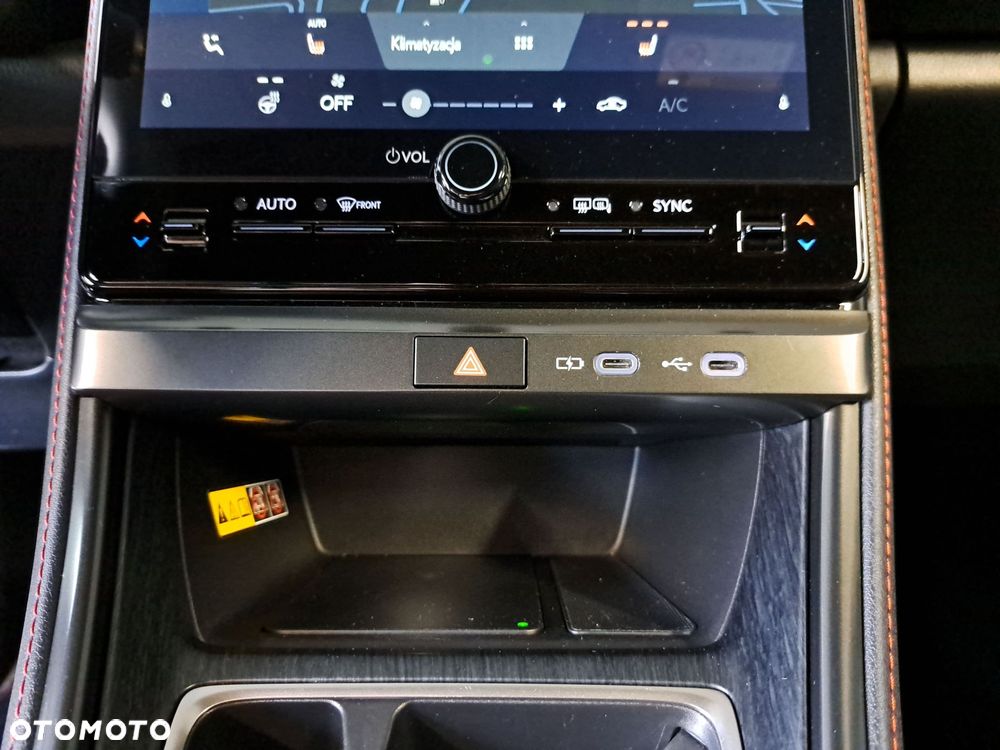 Lexus LBX 1.5 Hybrid Emotion - 23