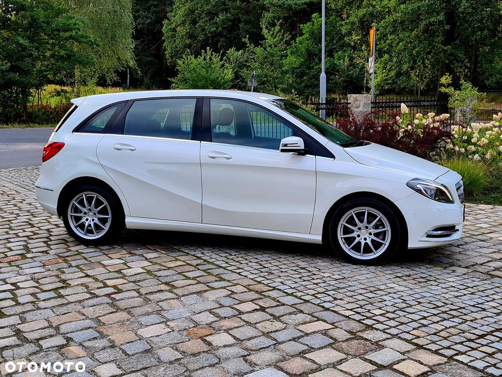 Mercedes-Benz Klasa B 200 7G-DCT AMG Line - 25