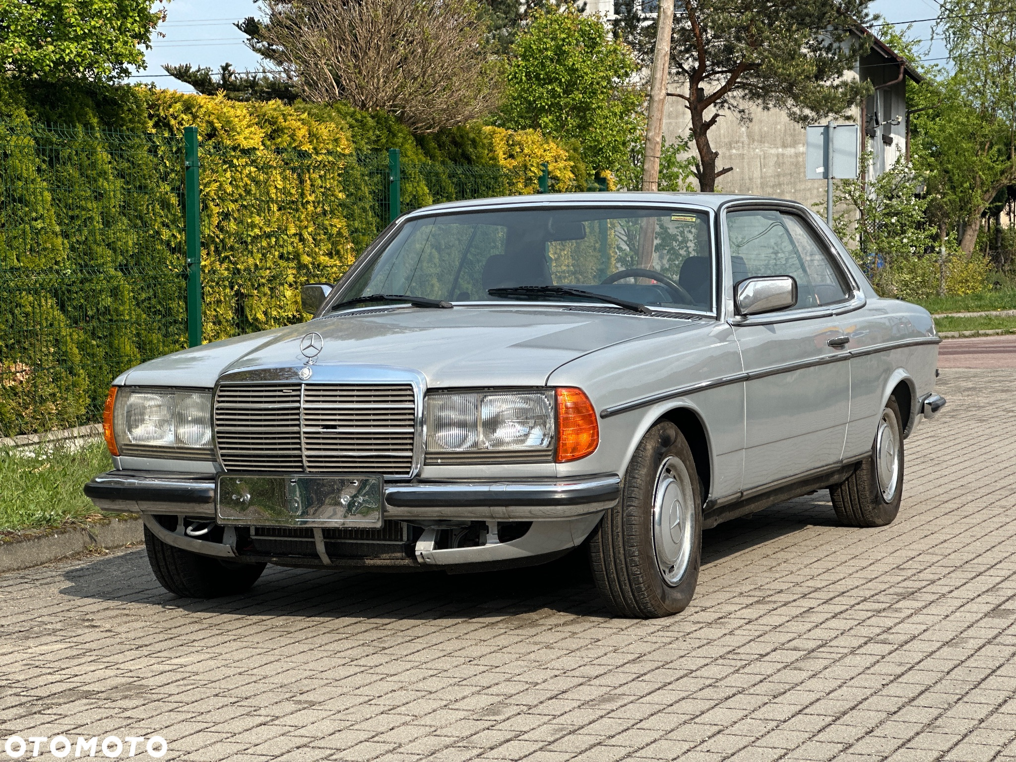 Mercedes-Benz W123 - 2