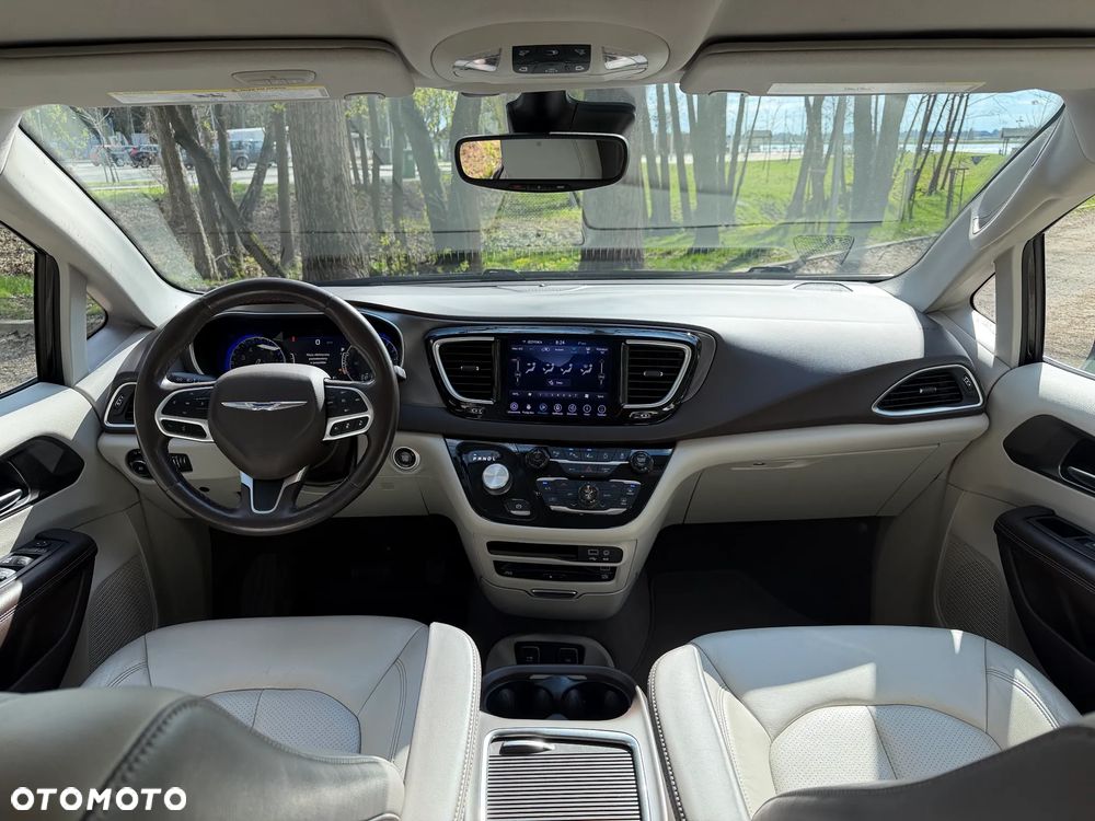 Chrysler Pacifica - 18