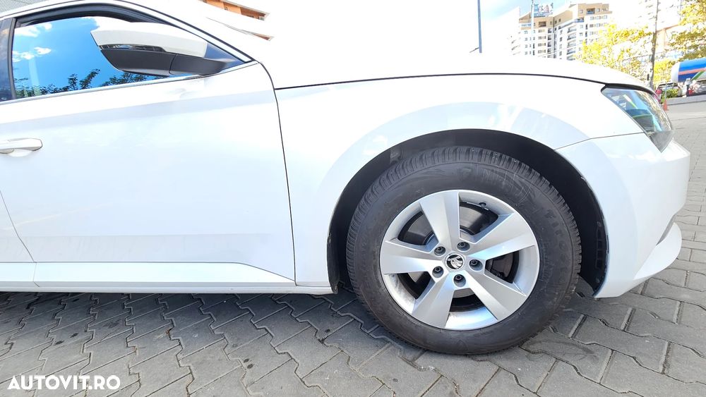 Skoda Superb 2.0 TDI Ambition - 4