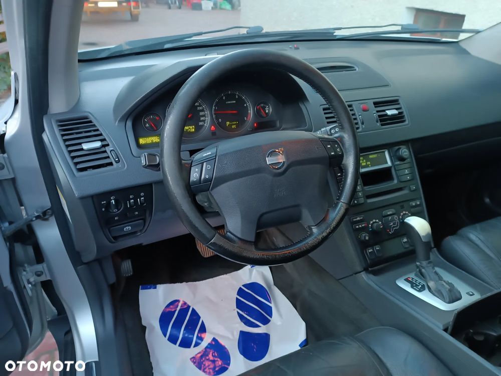 Volvo XC 90 2.4 D5 - 12