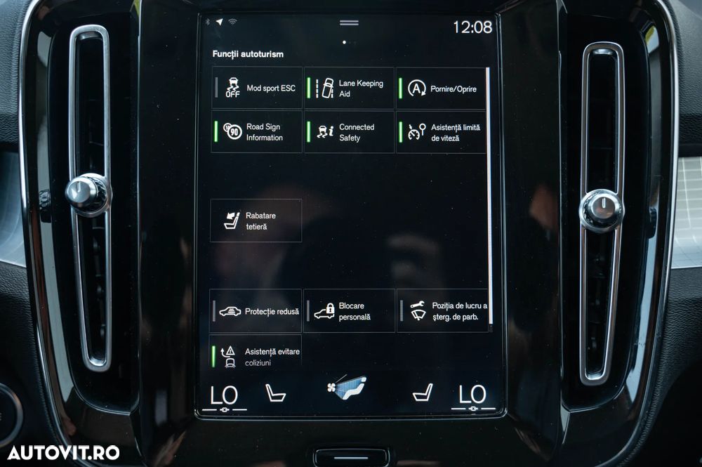 Volvo XC 40 - 26