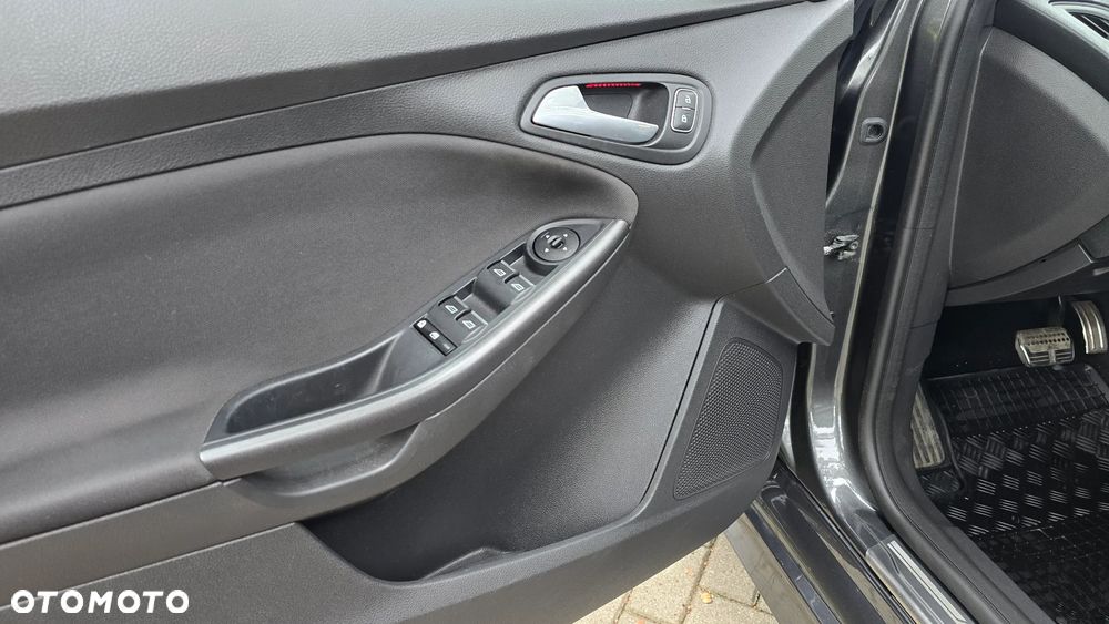 Ford Focus 1.5 EcoBoost ST-Line - 8