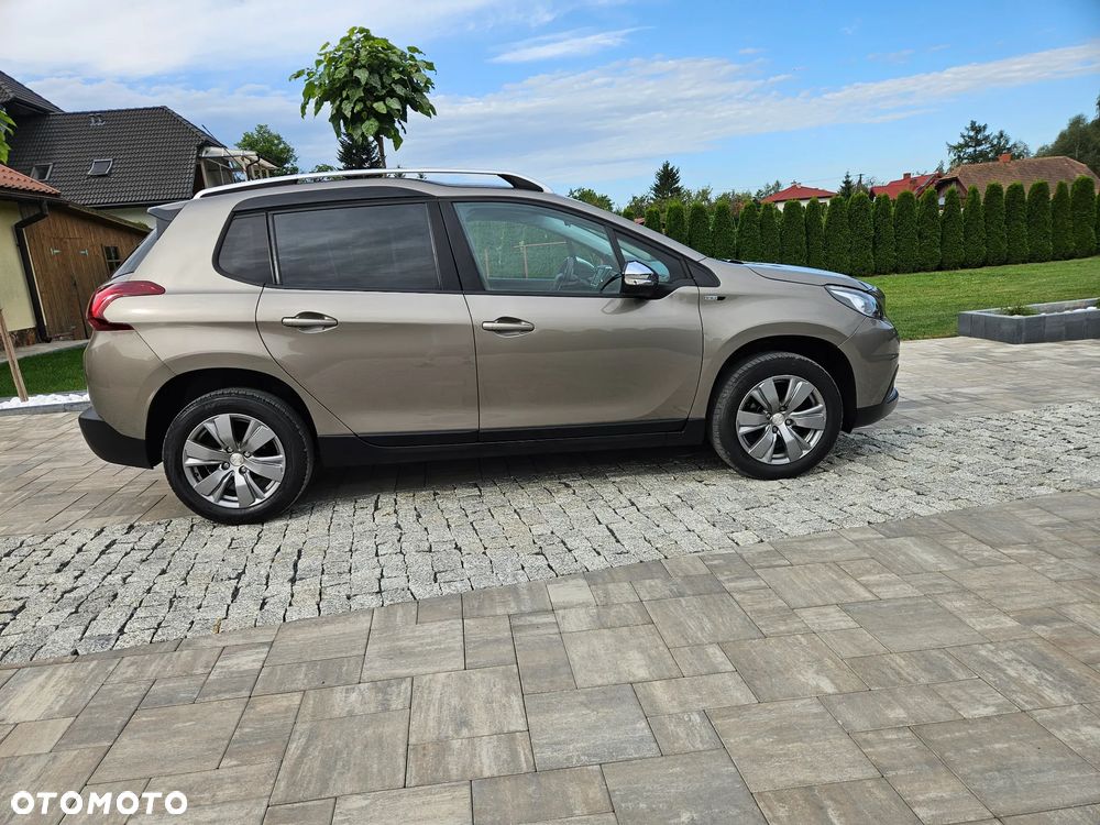 Peugeot 2008 1.2 Pure Tech Signature - 29