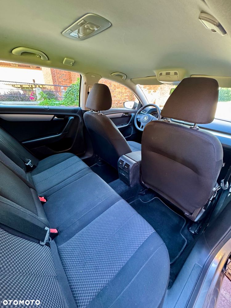 Volkswagen Passat - 18