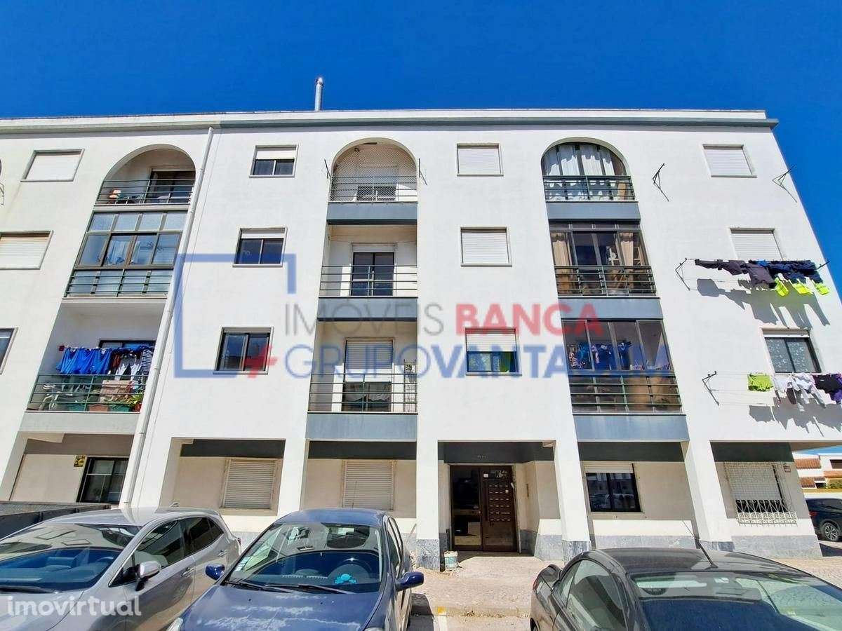 APARTAMENTO T2 A VENDA - Grande imagem: 2/27