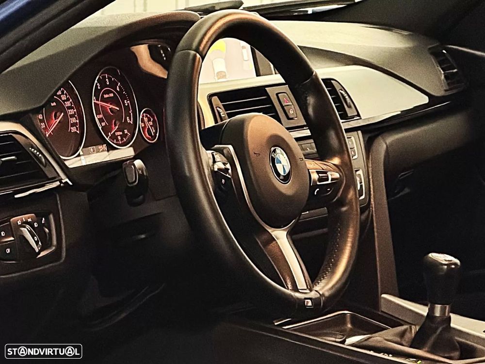 BMW 318 d Pack M - 37