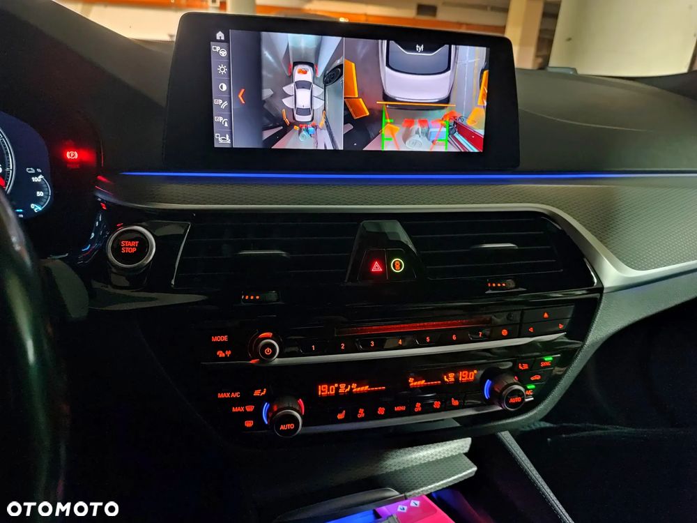 BMW Seria 5 530e iPerformance M Sport sport - 34