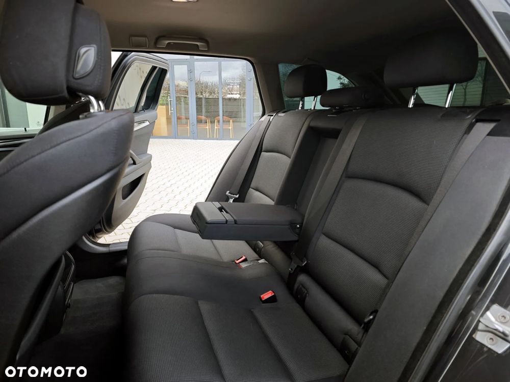 BMW Seria 5 525d xDrive - 10