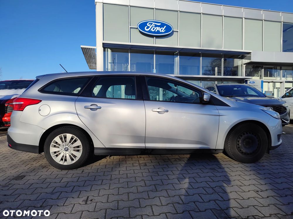 Ford Focus ver-1-5-ecoblue-active - 6