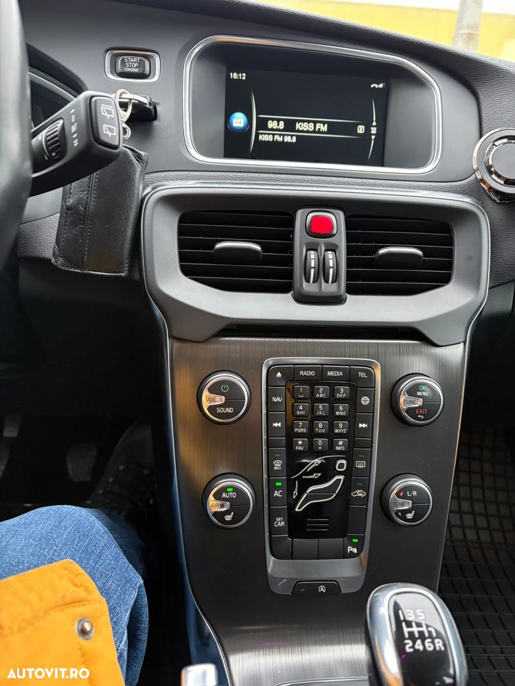 Volvo V40 D4 Summum - 11