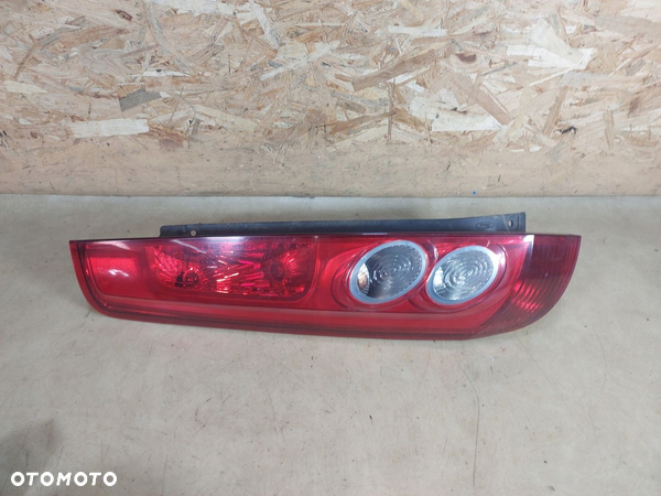 FIESTA MK6 LAMPA LEWY TYŁ 6S6113405BF 3D