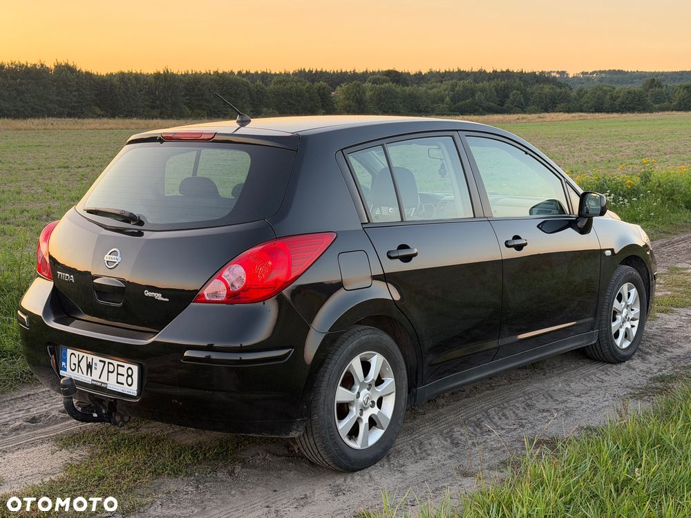 Nissan Tiida - 2