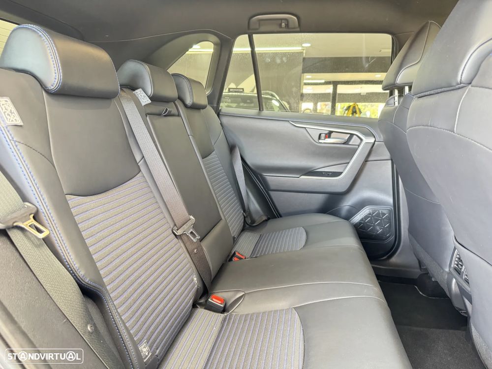 Toyota RAV4 2.5 HDF Square Collection - 12