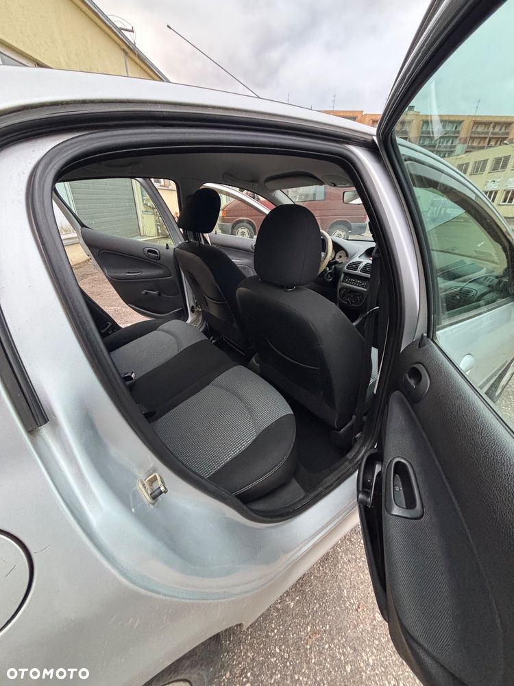 Peugeot 206 - 12
