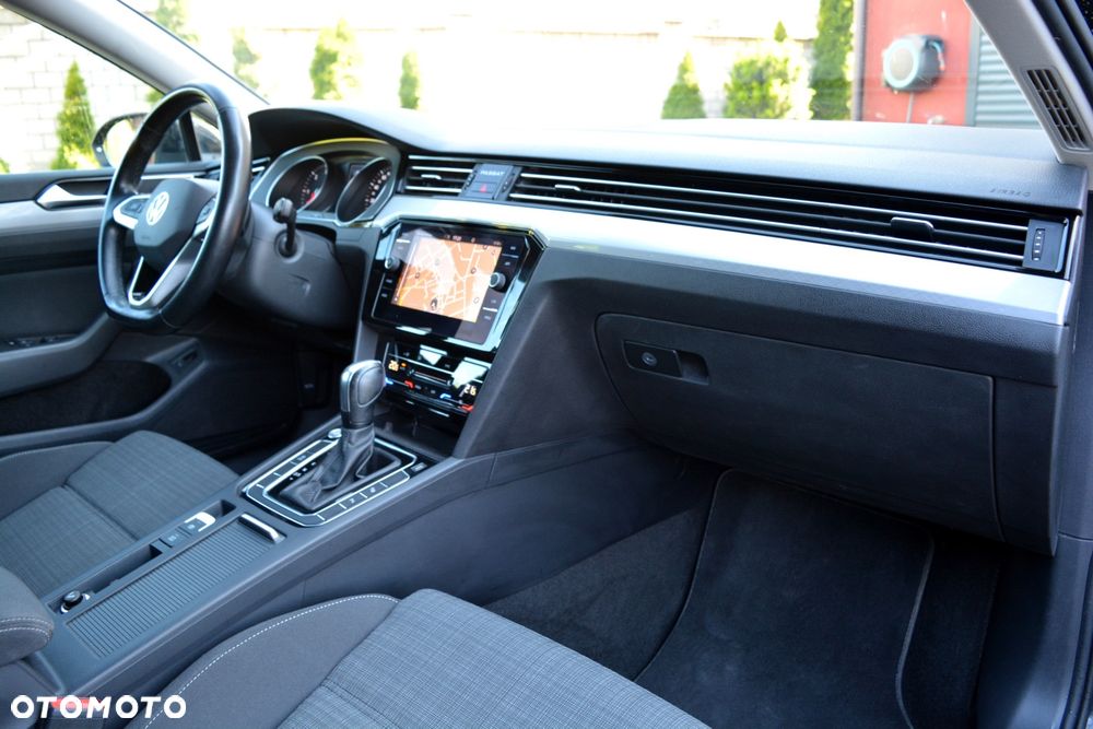 Volkswagen Passat 2.0 TDI SCR DSG Business - 13