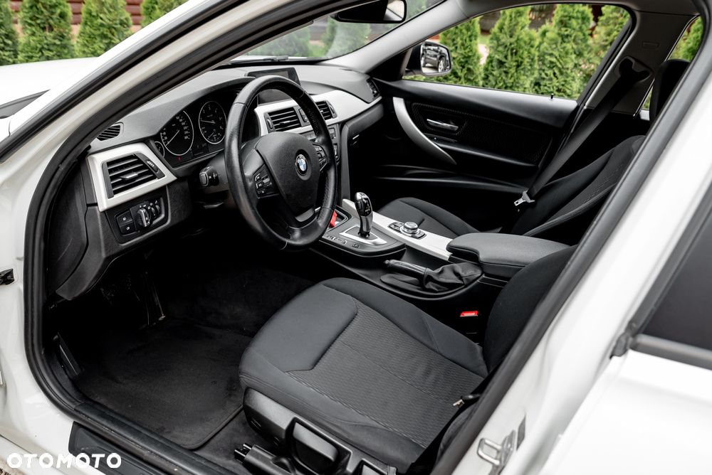 BMW Seria 3 316d - 17