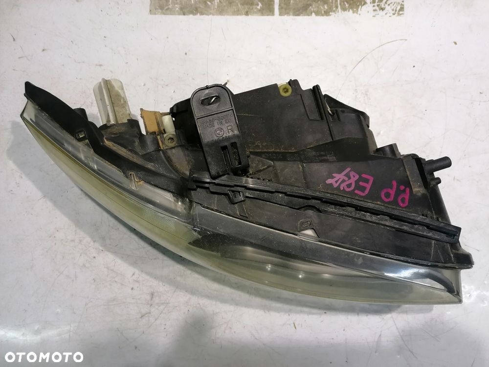 BMW SERII 1 E87 07r LAMPA PRAWY PRZÓD PRZEDNIA 7193388 EUROPA - 2