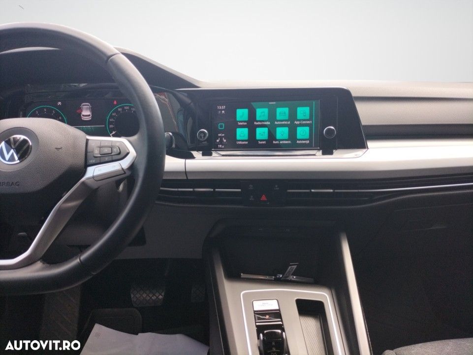 Volkswagen Golf 1.5 eTSI DSG MHEV Life - 16