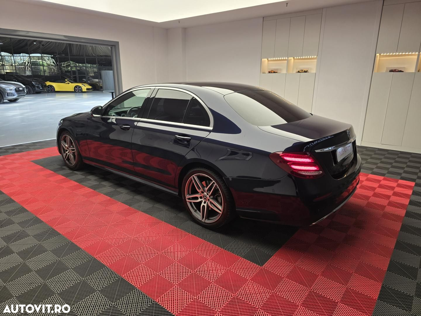 Mercedes-Benz E - 5