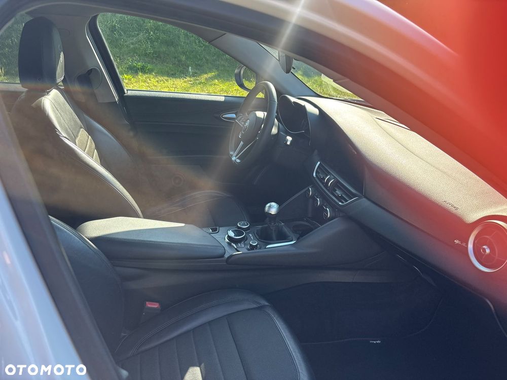 Alfa Romeo Giulia 2.2 D Turbo Super - 15