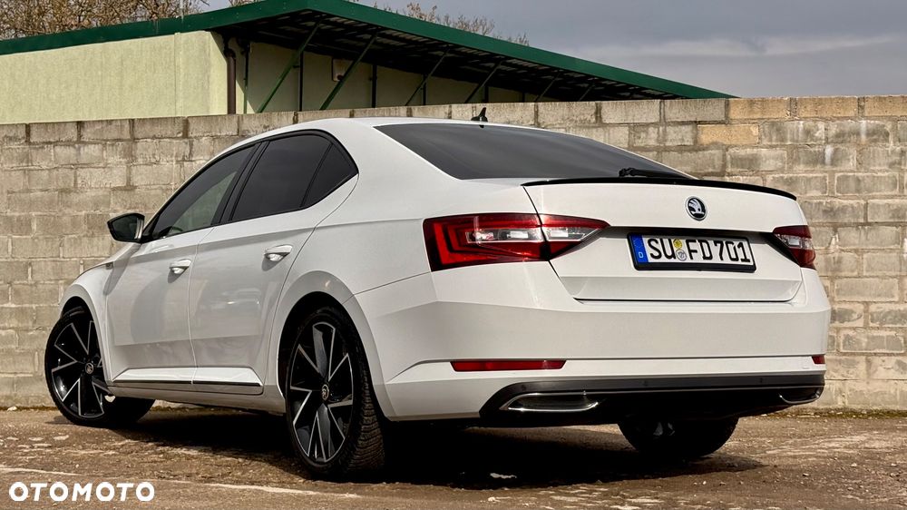 Skoda Superb 2.0 TDI DSG Sportline - 11