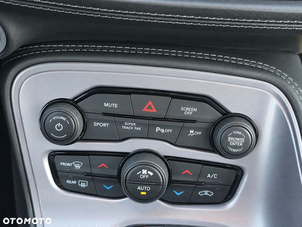 Dodge Challenger 5.7 R/T - 18