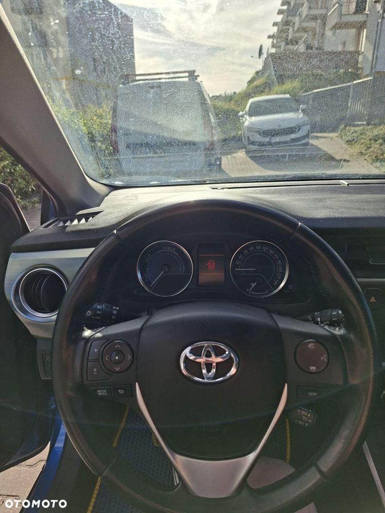 Toyota Auris - 11