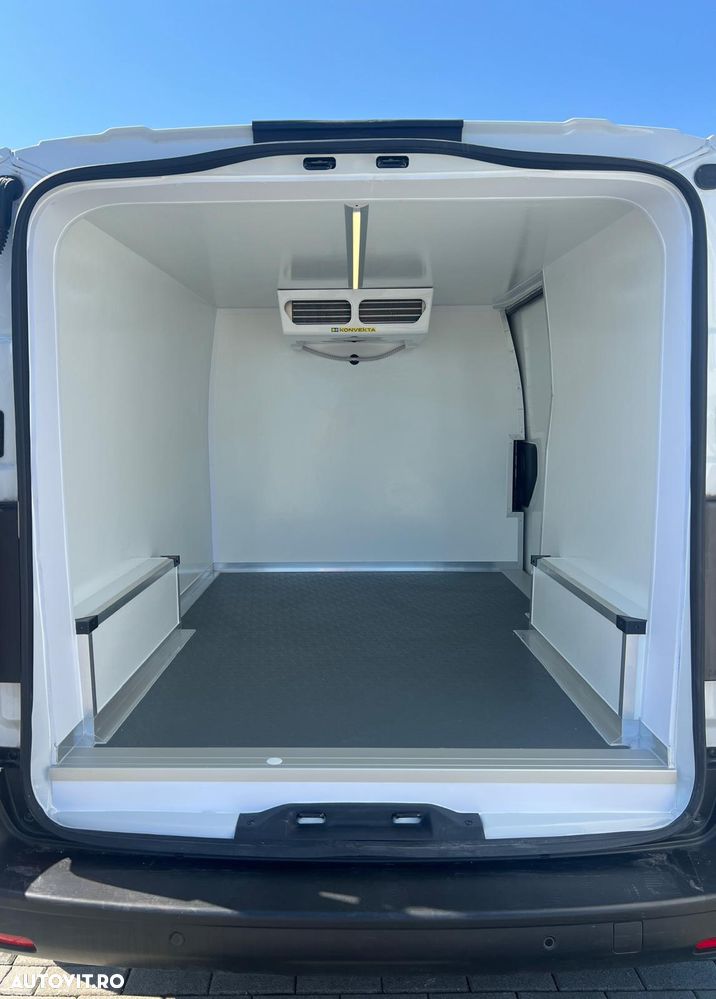 Renault TRAFIC - 2